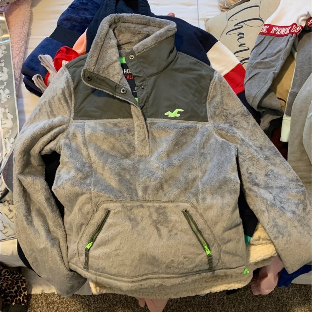 hollister faux fur half zip